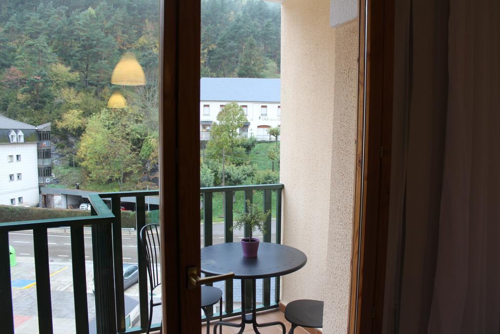 Vivienda Turística Pirineos XXI Canfranc Quarto foto